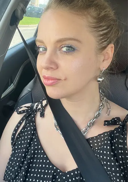 Я Арина, 35, из Минска, ищу знакомство для совместных путешествий