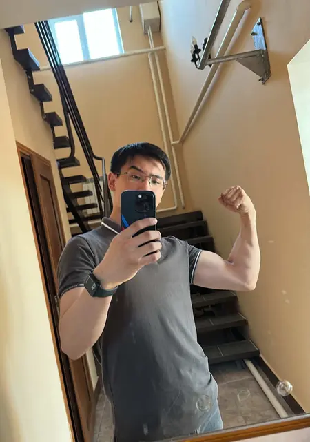 Уалихан из Астаны, мне 18, познакомлюсь на одну ночь