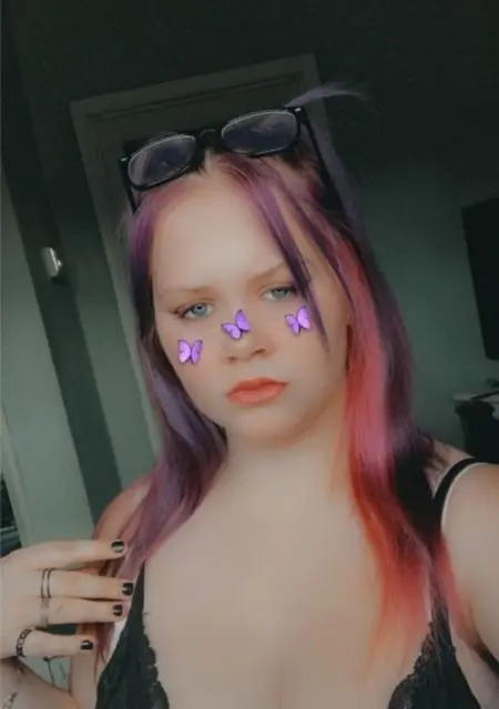 Alyssa из Лондона, мне 18, познакомлюсь