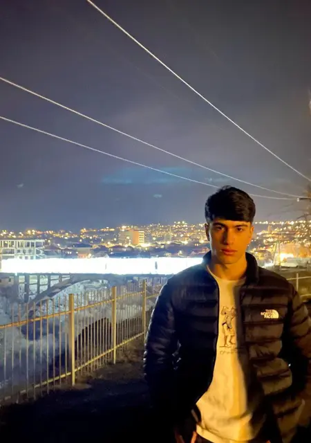 Lyova из Еревана, мне 25, познакомлюсь без обязательств