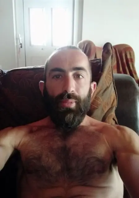 Я Gonalo, 35, из Афин, ищу знакомство для приятного времяпровождения