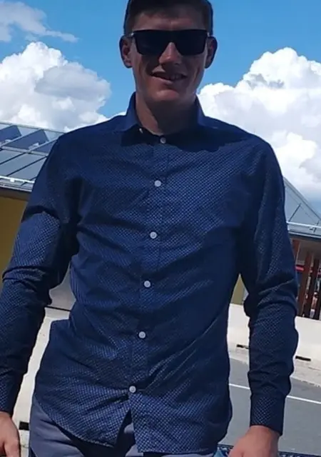 Я Olavi Alexandru, 24, знакомлюсь для постоянных отношений в Бакэу