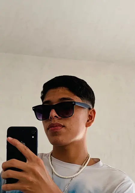 Я Uriel, 25, знакомлюсь для общения в Делисьяс