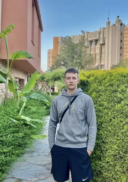 Oleg из Николаева, мне 24, познакомлюсь для общения