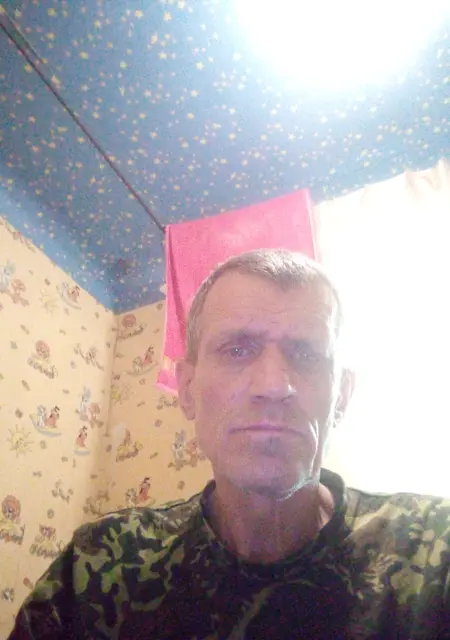 Я Александр, 56 років з Донецька, шукаю знайомства без зобов'язань