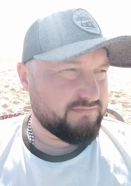 Я Anton, 41 років з Запоріжжя, шукаю знайомства без зобов'язань