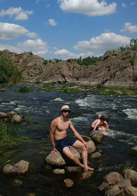 Славик з Первомайськ, шукаю на сайті постійні стосунки