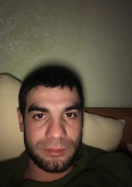 Я Саша, 31 років з Біла Церква, шукаю знайомства без зобов'язань