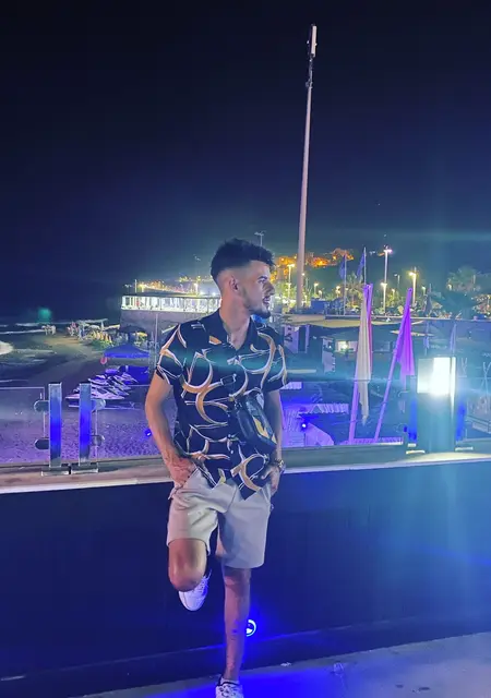 Soy Moha, 27 años, conociéndome para viaje en Barcelona