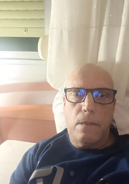 Soy Jlgomez, 50 años de Hospitalet de Llobregat, busco conocer gente para relación abierta