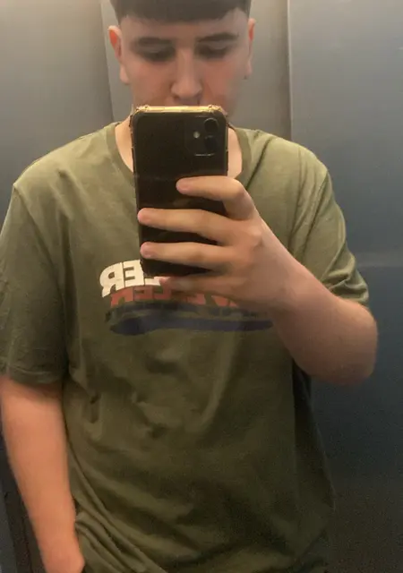 Soy Francisco, 19 años de Granada, busco conocer gente para pasatiempo agradable