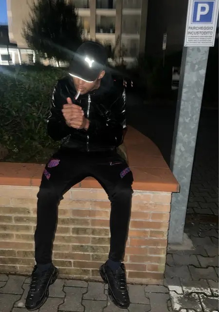 Я Vittorio, 25, из Прато, ищу знакомства без обязательств