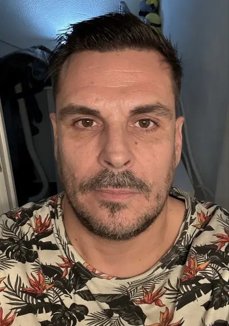 Magiko de Rubí, tengo 42 años, listo para conocer para pasatiempo agradable