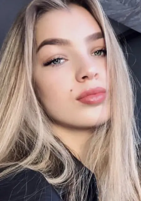 Я Марина, 25, знакомлюсь для вирта в Днепре