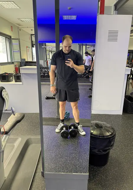 Soy Alber, 29 años de Las Palmas de Gran Canaria, busco conocer gente para lío de una noche