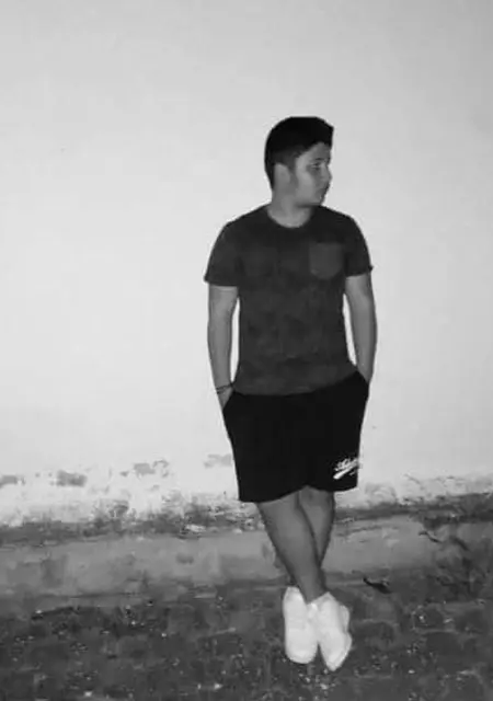 Mitsos из Афин, мне 23, познакомлюсь