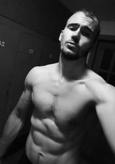 Я Игорь, 29 років, знайомлюсь для приємного проведення часу у Житомире