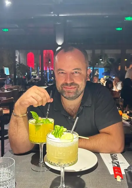 Vladimir из Анталии, ищу на сайте знакомства без обязательств