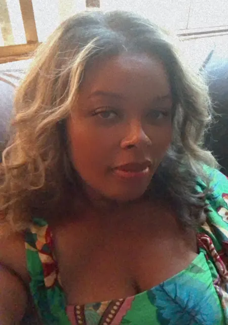 Я Andreia, 39, знакомлюсь для постоянных отношений в Маринга