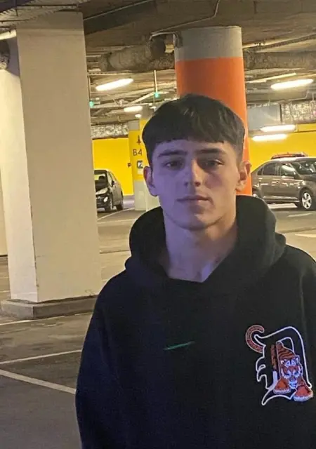 Миша из Ирпени, мне 19, познакомлюсь на одну ночь