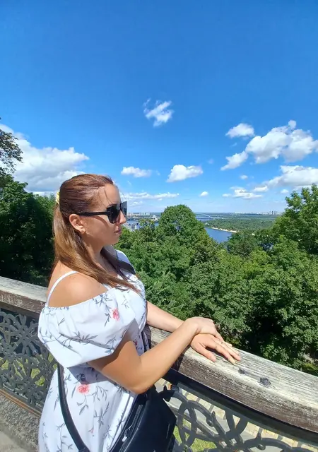 Я Яннет, 35, из Кривого Рога, ищу знакомство для приятного времяпровождения