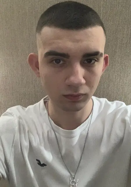 Женя из Днепра, ищу на сайте знакомства на одну ночь