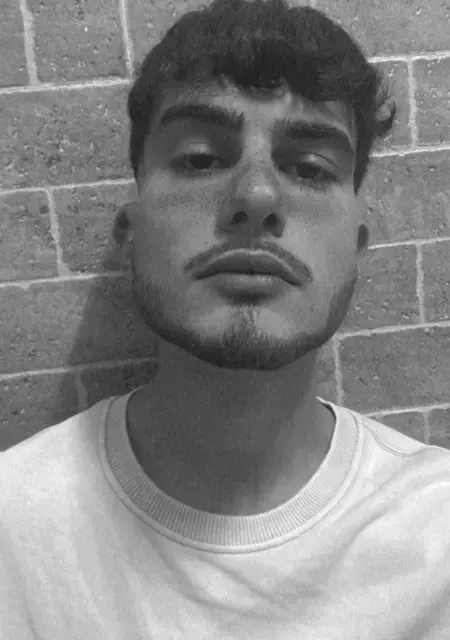 Juanje de Alicante, tengo 24 años, listo para conocer para hacer nuevos amigos