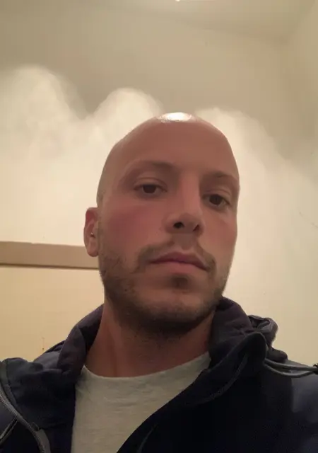 Gianluca из Перуджи, мне 38, познакомлюсь для приятного времяпровождения