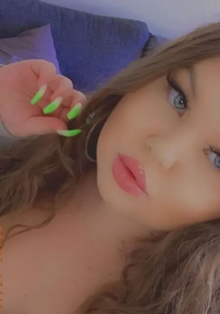 Linna из Стокгольма, мне 19, познакомлюсь