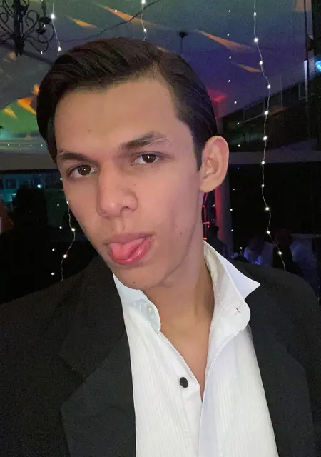 Я Cris Ortiz, 23, знакомлюсь для общения в Вильяэрмоса