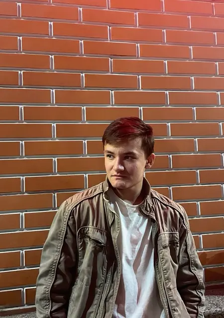 Я Фариз, 19, из Франкфурта-на-майне, ищу знакомство для общения