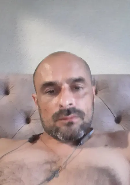 Я Роман, 46 років з Дніпра, шукаю знайомства на одну ніч