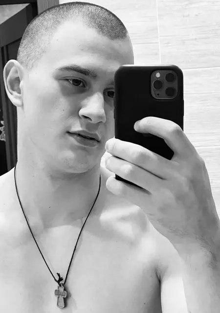 Я Стас, 25, из Севенокс, ищу знакомства без обязательств