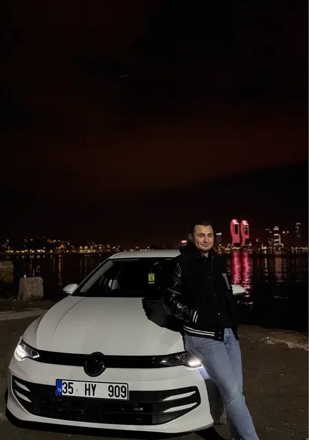 Я Hakan, 21, знакомлюсь без обязательств в Измире