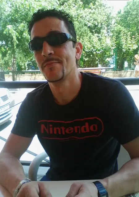 David de Granada, tengo 44 años, listo para conocer para hacer nuevos amigos