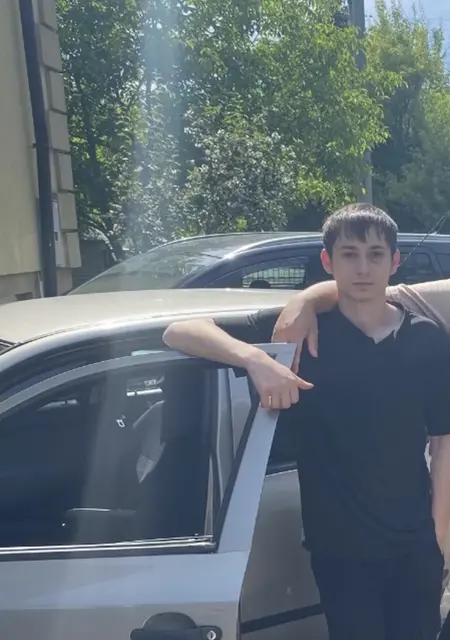 Ramir из Варшавы, мне 19, познакомлюсь на одну ночь