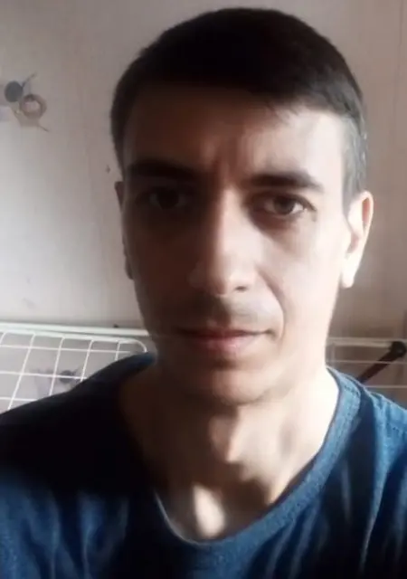 Я Руслан, 40, знакомлюсь для дружбы в Стаханове