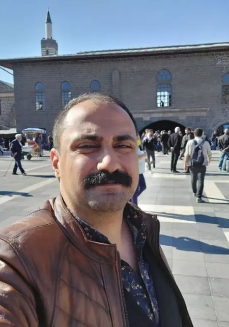 Я Limonlu Ay, 43, из Стамбула, ищу знакомство