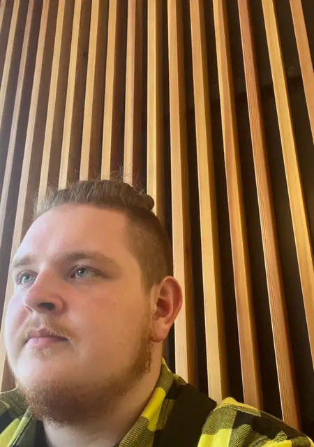 Ваня из Берлина, мне 21, познакомлюсь на одну ночь