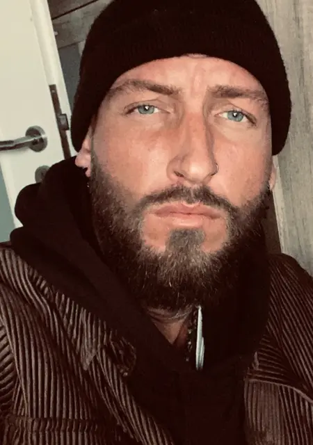 Я Dewen, 35, знакомлюсь для общения в Дуйсбурге