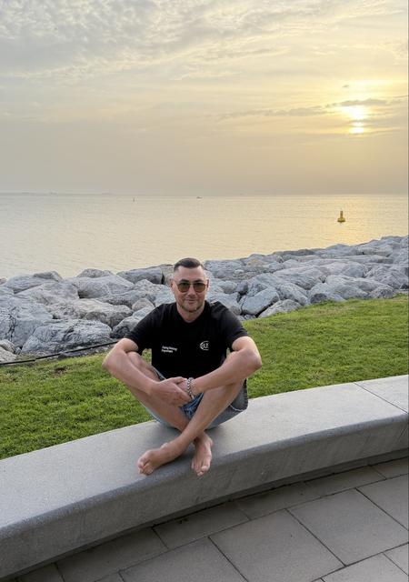 Я Александр, 38, из Дубая, ищу знакомства без обязательств