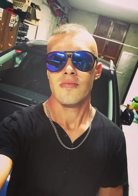 Soy Albert, 29 años de Vic, busco conocer gente para relación a largo plazo