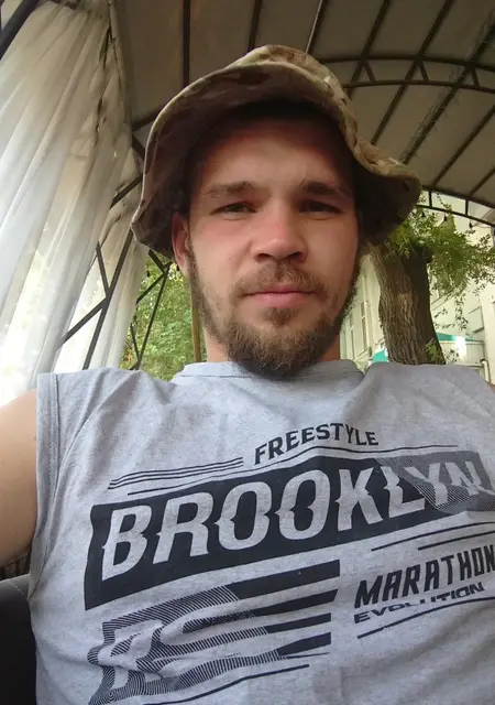 Я Сергей, 31 років з Новопскова, шукаю знайомства без зобов'язань