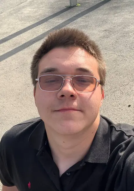 Я Goga, 19, из Франкфурта-на-майне, ищу знакомства без обязательств