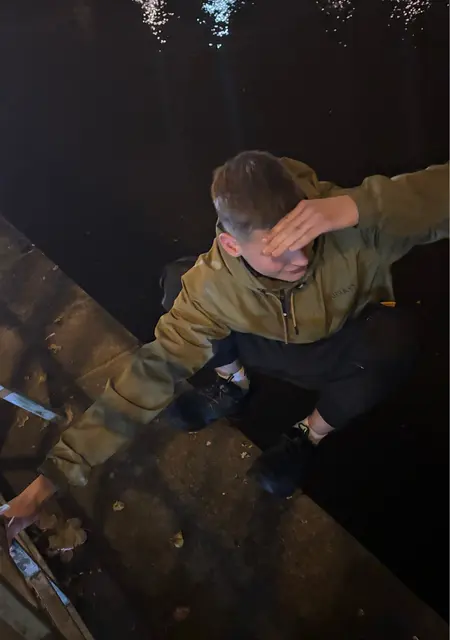 Maksim из Праги, мне 18, познакомлюсь без обязательств