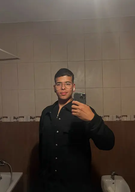 Nayem de Santa Cruz de Tenerife, busco en el sitio lío de una noche