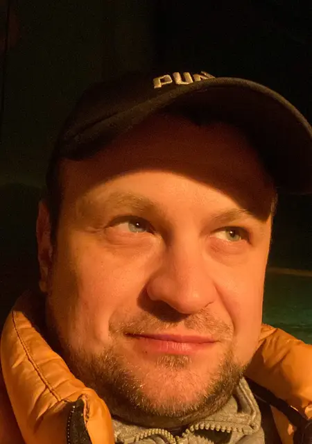 Александр з Бердянська, шукаю на сайті відкриті стосунки