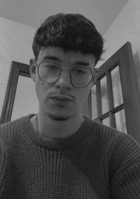 Daniel de Oviedo, tengo 18 años, listo para conocer para relación sin ataduras