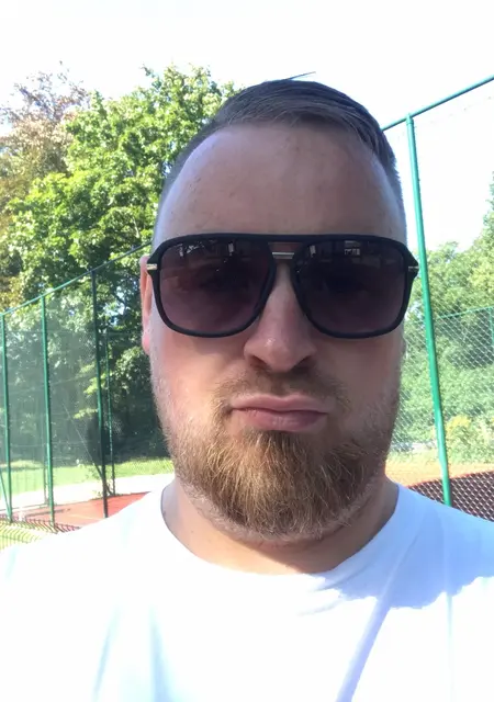 Slawek из Щецина, мне 37, познакомлюсь для дружбы