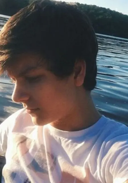 Я Luki, 21, из Берлина, ищу знакомство